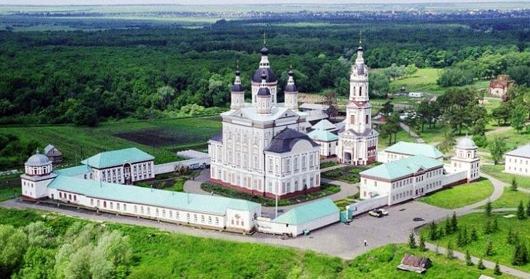 Guided Tour to the Narovchat Holy Trinity-Skanov Convent