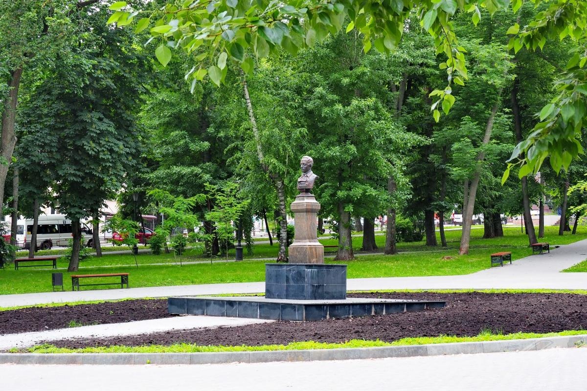 M.Yu. Lermontov monument M.Yu. Lermontov monument